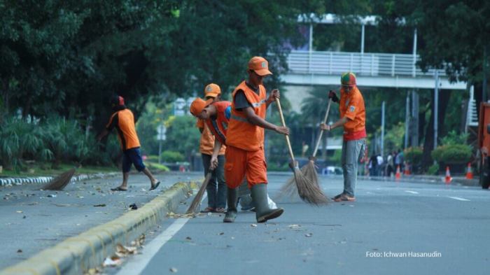 Di mana saya bisa mendapatkan salinan peraturan tentang UMP DKI 2025?