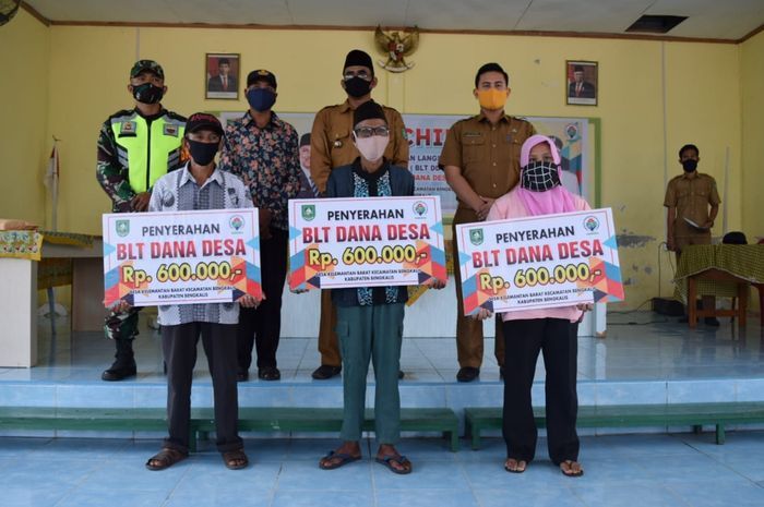 Apakah PKH 2025 sama dengan BLT?