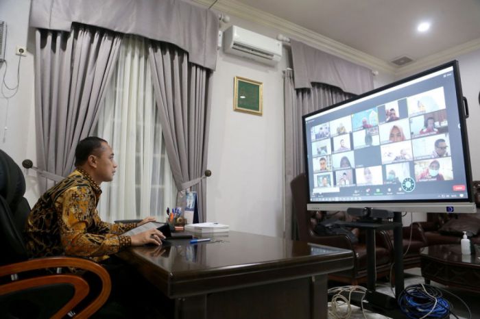 Apakah ada pro dan kontra terkait UMR Surabaya 2025?