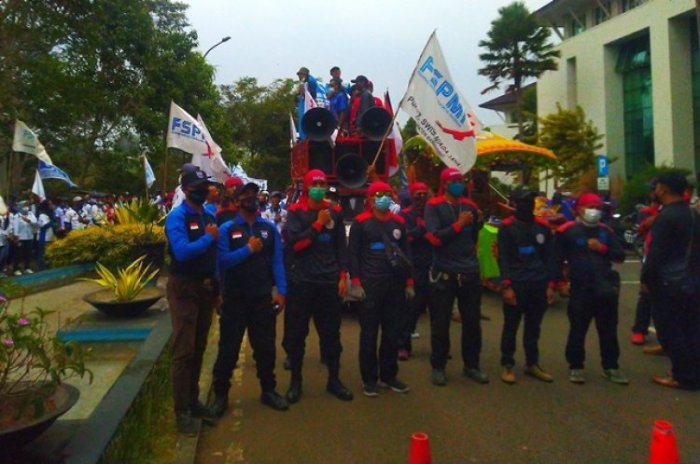 UMK Bandung 2025 dan sektor informal