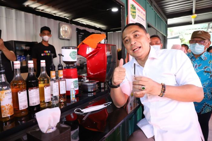Apakah UMR Surabaya 2025 naik?