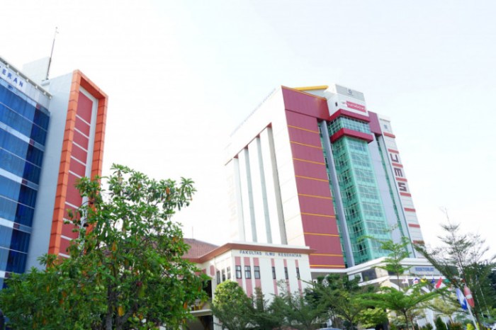 Apakah ada aplikasi yang menyediakan informasi tentang UMR Surabaya 2025?