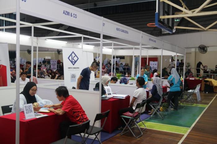Apakah boleh mengadakan acara pada Jumat Kliwon Januari 2025?
