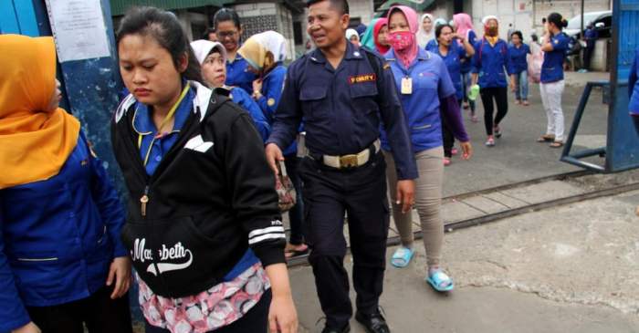 Bagaimana cara melaporkan pelanggaran terkait UMP DKI 2025?