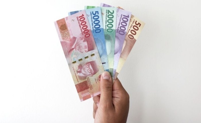 Bagaimana cara melaporkan pelanggaran terkait UMK Jateng 2025?