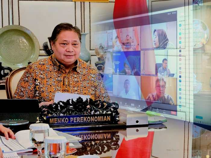 Apakah bantuan UMKM 2025 sama dengan KUR?