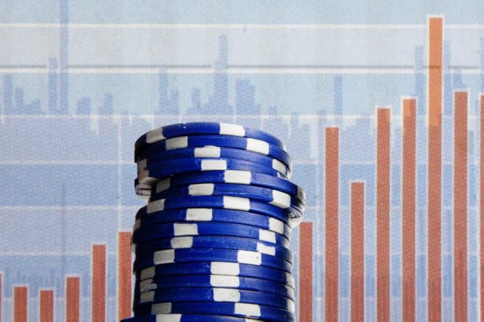 Chip saham chips stocks poker liner gorengan perbedaan second roth stash reliable investing investbro smartest investment Blue Chip Saham 2025