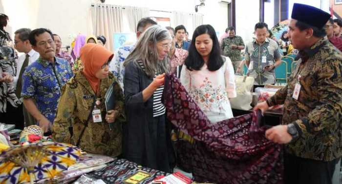Apakah ada potongan biaya administrasi untuk bantuan UMKM 2025?