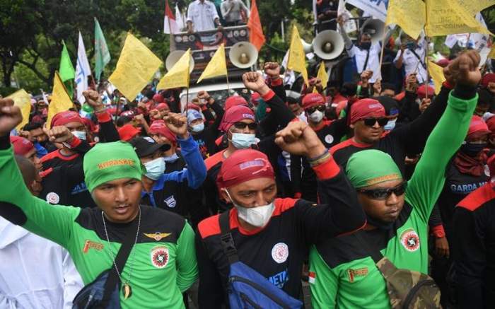 Apakah ada kemungkinan UMP DKI 2025 ditinjau kembali?