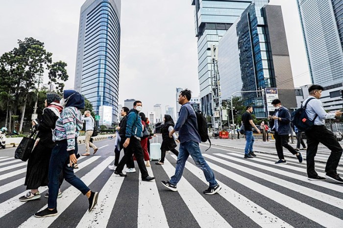 Apakah UMP DKI 2025 mempengaruhi pengangguran di DKI Jakarta?