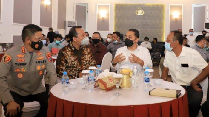 Perhitungan UMR Surabaya 2025