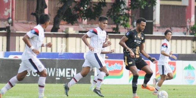 Apa rekor pertemuan head-to-head antara Dewa United dan Arema FC?