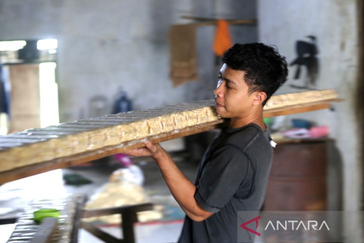 Shanghai aerial relocation cfos pricey skyscrapers Berapa Bunga KUR 2025