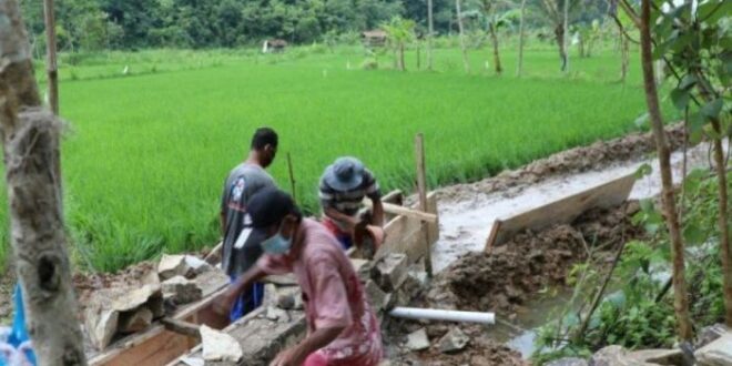 Bantuan Padat Karya Kemnaker 2025