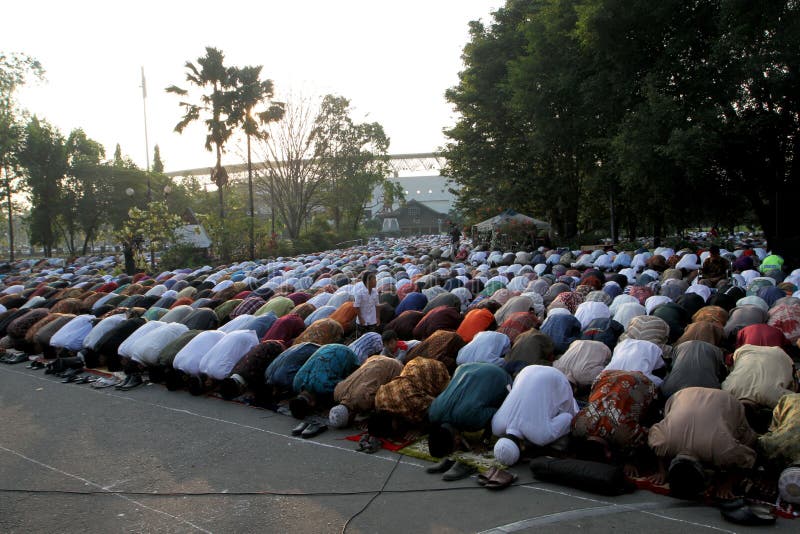 Tata Cara Sholat Idul Fitri 2025