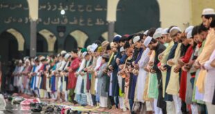 Eid fitr ul ramzan ramadan muslims celebrated namaz adha gaiety origins festivals world around mubarak fervour muslim masjid pti