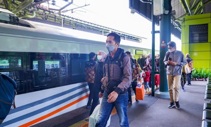 Pembukaan Tiket Kereta Lebaran 2025