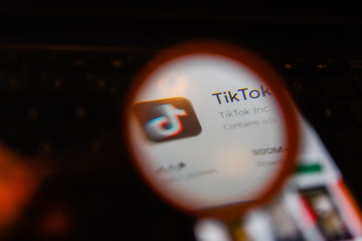 Hindari Konten yang Menyebarkan Hoax di TikTok