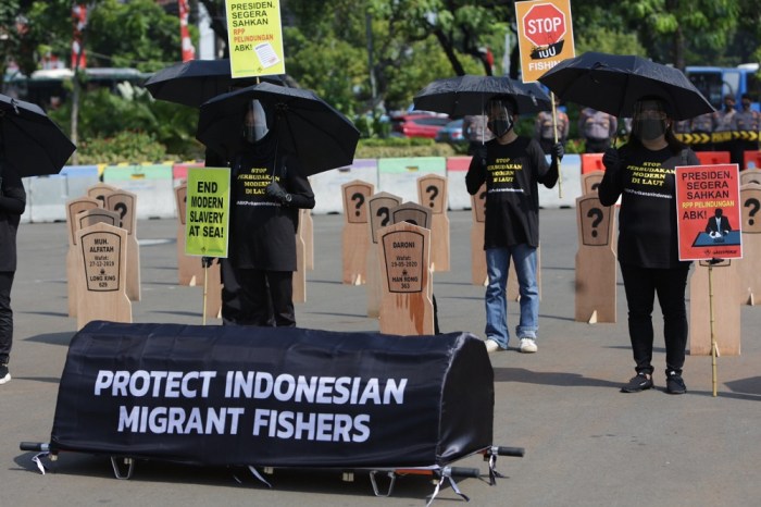 Makalah Pelanggaran Ham Terhadap TKI 2025