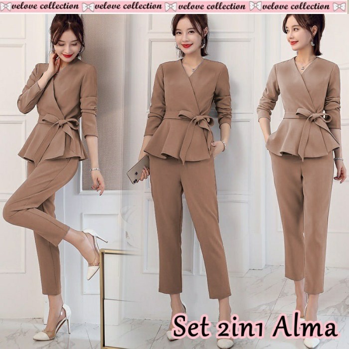 Baju Kerja Wanita Kantor 2025