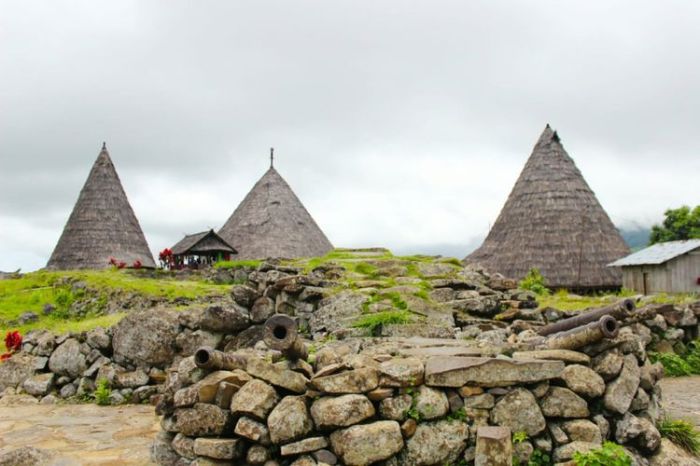 Contoh Torok Manggarai