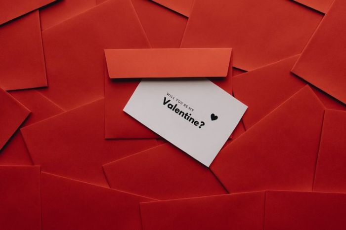 Lirik Lagu Valentine Dan Terjemahan 2025