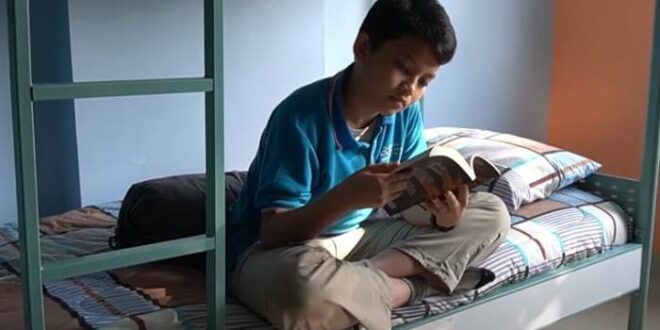 Contoh Brosur Pondok Pesantren