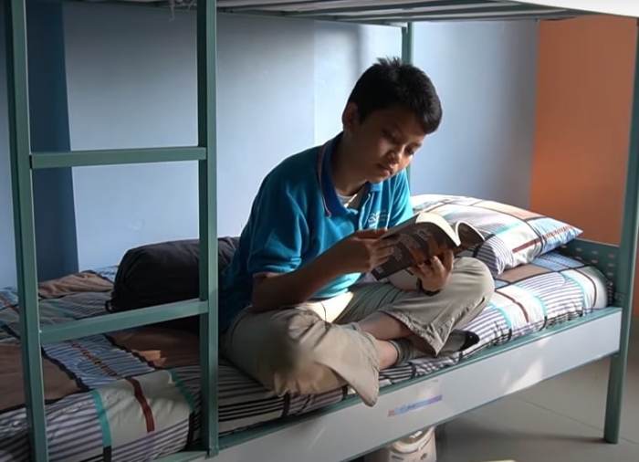 Contoh Brosur Pondok Pesantren