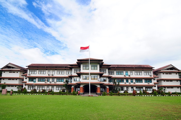 Contoh Brosur Pondok Pesantren