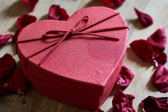 Hadiah Yang Cocok Untuk Valentine Day 2025
