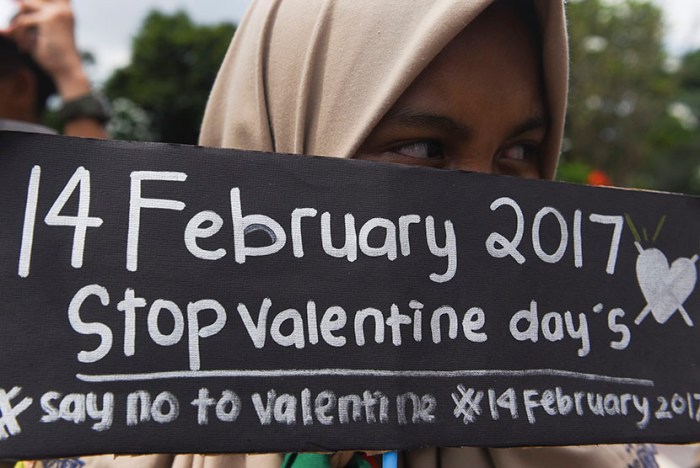 Hukum Islam Merayakan Valentine 2025