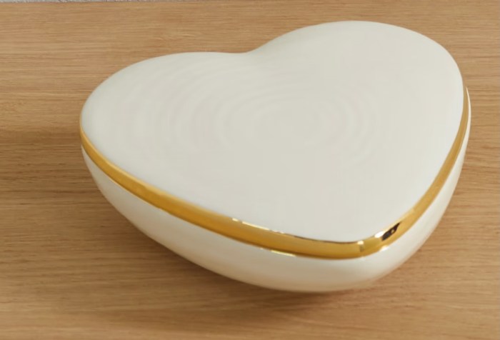 Kado Valentine Buat Kekasih 2025